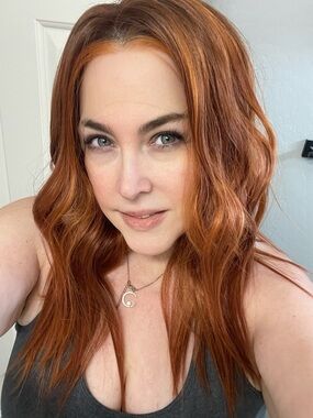 Martini Wigs Rory Copper Red Women’s Wavy Synthetic Wig